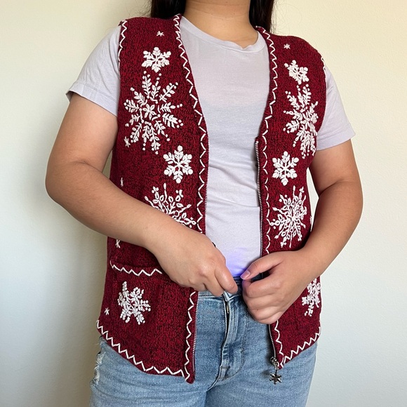 Red Snowflake Christmas Vest - Picture 1 of 9